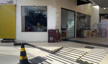 Sala comercial com 2 salas à venda na Avenida Praia de Itapoan, Vilas do Atlantico, Lauro de Freitas