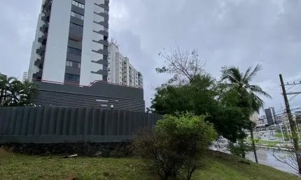 Apartamento à venda, 1/4, 50m2, varanda, porteira fechada, candeal