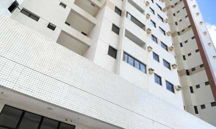Apartamento 2/4, suíte, 67m2, varanda, 02 vagas de garagem