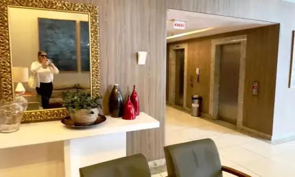 Apartamento 2/4, suíte, 67m2, varanda, 02 vagas de garagem