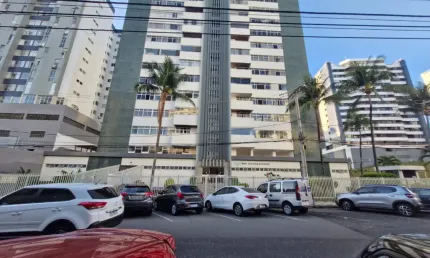 Apartamento à venda 4/4, suíte, lavabo, varanda, 02 vagas garagem