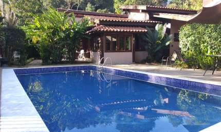 Casa de Condomínio na Granja Viana c/320m2 e Terr. 900m2 p/permuta em Apto