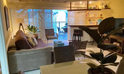 Apto pé de areia de 168m2, 4 dorm, 1 suíte, 4 vagas na Enseada, Guarujá, SP