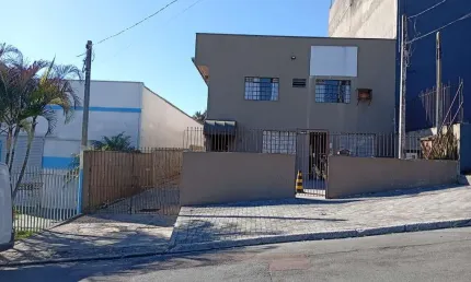 Barracão / Galpão / Depósito à venda na Rua Antônio Adão Falarz, 50, Orleans, Curitiba, 200 m2 por R$ 1.050.000
