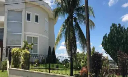 Casa à venda no Condomínio Estância Marambaia em Vinhedo/SP