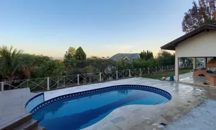 Casa à venda no Condomínio Estância Marambaia em Vinhedo/SP
