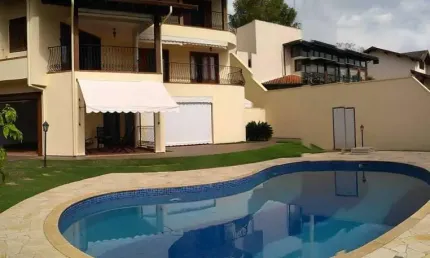 Casa à venda no Condomínio Vista Alegre - Sede em Vinhedo/SP
