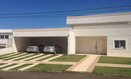 Casa à venda no Condomínio Portal do Lago em Valinhos/SP