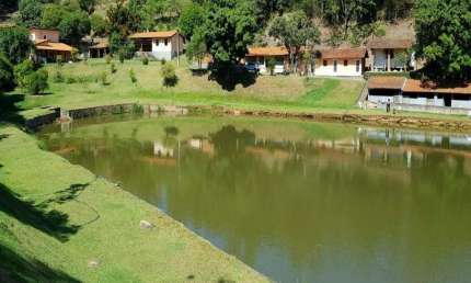 Sítio à venda no Sitio Estância Hidromineral de Amparo em AMPARO/SP