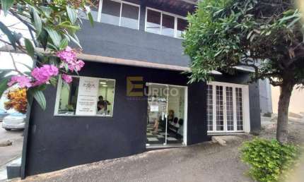 Sobrado próximo ao centro com 3 salas comerciais + casa piso superior