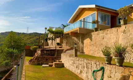 Casa à venda no condomínio parque suiço em valinhos/sp