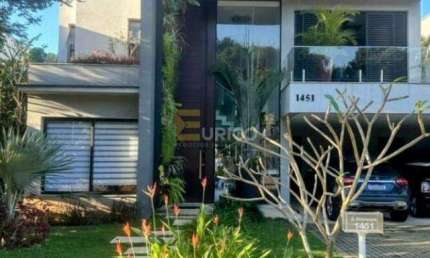 Casa em condomínio à venda no Condomínio Alphaville em Santana de Parnaíba/SP