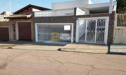 Casa Térrea à venda no bairro Jardim Samambaia, em Jundiaí/SP