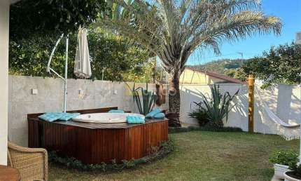 Casa em condomínio à venda no Condomínio Jardim das Palmeiras em Vinhedo/SP