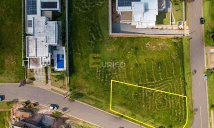 Lote residencial de esquina com metragem diferenciada e excelente localização!
