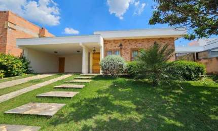Casa térrea a venda com 03 quartos - Condomínio Piccolo em Louveira/SP