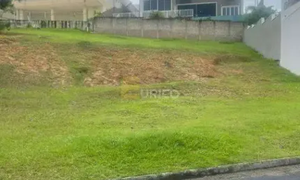 Terreno à venda no Condomínio Portal do Lago em Valinhos/SP