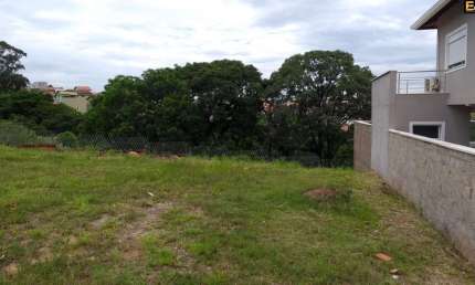 Terreno em Condomínio à venda no Condomínio Bosque dos Cambarás em Valinhos/SP