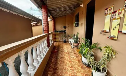 Casa com 3 quartos à venda na Rua Luiza Rodella Brandini, --, Vila São José, Valinhos