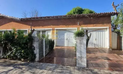 Casa com 4 quartos para alugar na Rua Brasília, --, Centro, Vinhedo