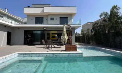 Casa em condomínio à venda no Condomínio Residencial Querência em Valinhos/SP