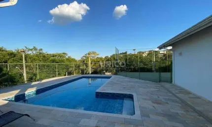 Casa térrea com vista para o lago no Cond. Vista Alegre- Vinhedo/SP.