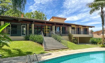Casa de Luxo com 4 Suítes à Venda no Condomínio Marambaia- Vinhedo SP