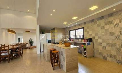 Casa térrea a venda com 03 suites no Condominio Vila Hipica 2 em Vinhedo