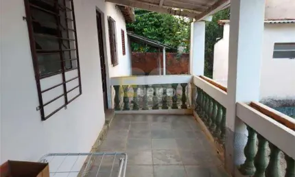 Casa com 3 quartos à venda na Rua Duque de Caxias, --, Vila Martina, Valinhos