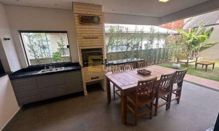 Casa em condomínio à venda no Condomínio Vita Verdi em Valinhos/SP