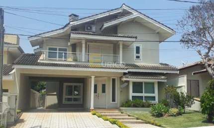 Linda e aconchegante casa no Condomínio Villagio Capriccio / Louveira