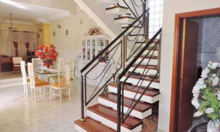 Casa sobrado à venda no Condomínio Vila Hípica I - Vinhedo - SP.