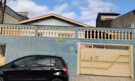 Casa térrea à venda com edícula no Bairro Jardim Tulipas em Jundia/SP