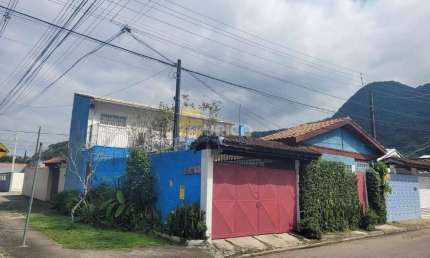 Casa à venda no Jardim Casa Branca em Caraguatatuba/SP