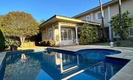 Luxuosa mansão em condomínio fechado na cidade de Vinhedo-SP