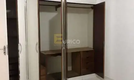 Casa com 3 quartos para alugar na Rua Doze de Outubro, --, Vila Santana, Valinhos