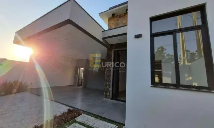 Casa Térrea á venda no Bairro Pinheirinho em Vinhedo/SP