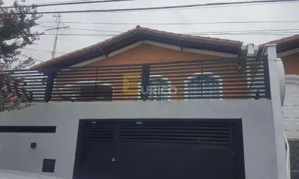 Casa com 3 quartos para alugar na Rua Piauí, --, Centro, Vinhedo