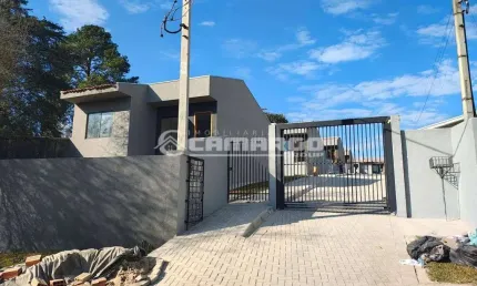 Casa Condominio Fechado Colombo com terreno nos fundos