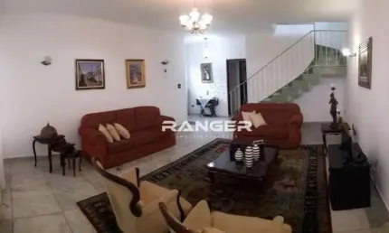 Casa com 4 dormitórios à venda, 307 m² por R$ 627.000 - Centro - São Vicente/SP