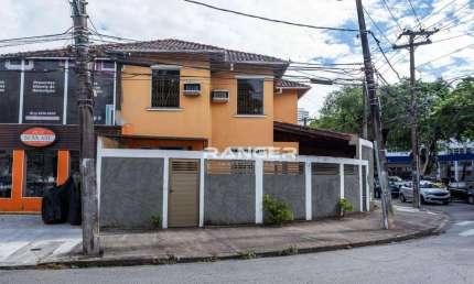 Casa com 3 dormitórios para alugar, 250 m² por R$ 15.000/mês - Embaré - Santos/SP