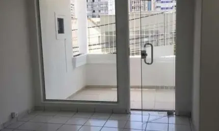Casa Comercial para Venda em Florianópolis, Centro, 4 dormitórios, 2 banheiros, 1 vaga