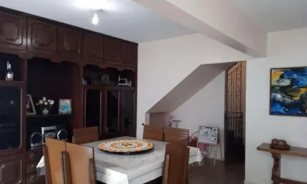 Casa para Venda em Florianópolis, Coqueiros, 7 dormitórios, 2 suítes, 5 banheiros, 4 vagas