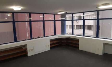 Sala Comercial para Venda em Florianópolis, Centro, 1 banheiro, 1 vaga