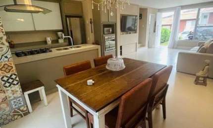 Apartamento para Venda em Florianópolis, Sambaqui, 3 dormitórios, 1 suíte, 3 banheiros, 2 vagas