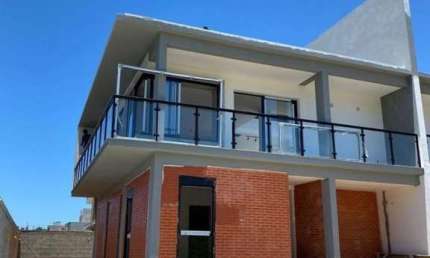 Casa para Venda em Florianópolis, Rio Tavares, 3 dormitórios, 3 suítes, 4 banheiros, 2 vagas