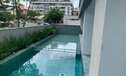 Apartamento para Venda em Florianópolis, Jurerê, 3 dormitórios, 3 suítes, 4 banheiros, 2 vagas
