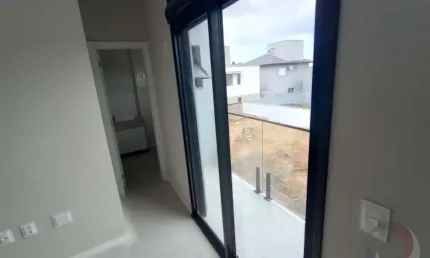 Casa para Venda em Florianópolis, Campeche, 3 dormitórios, 1 suíte, 3 banheiros, 1 vaga