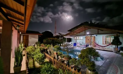 Casa para Venda em Florianópolis, Armação do Pântano do Sul, 4 dormitórios, 2 suítes, 3 banheiros, 3 vagas