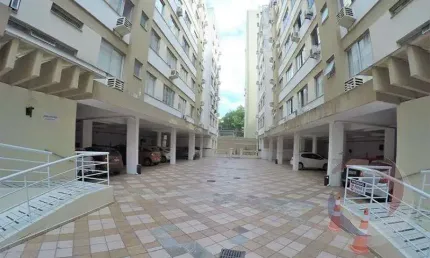 Apartamento para Venda em Florianópolis, Centro, 2 dormitórios, 1 suíte, 2 banheiros, 1 vaga
